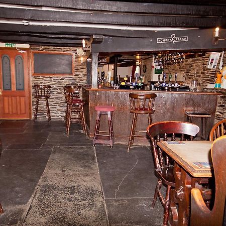 The White Hart Hotel Menheniot ภายนอก รูปภาพ