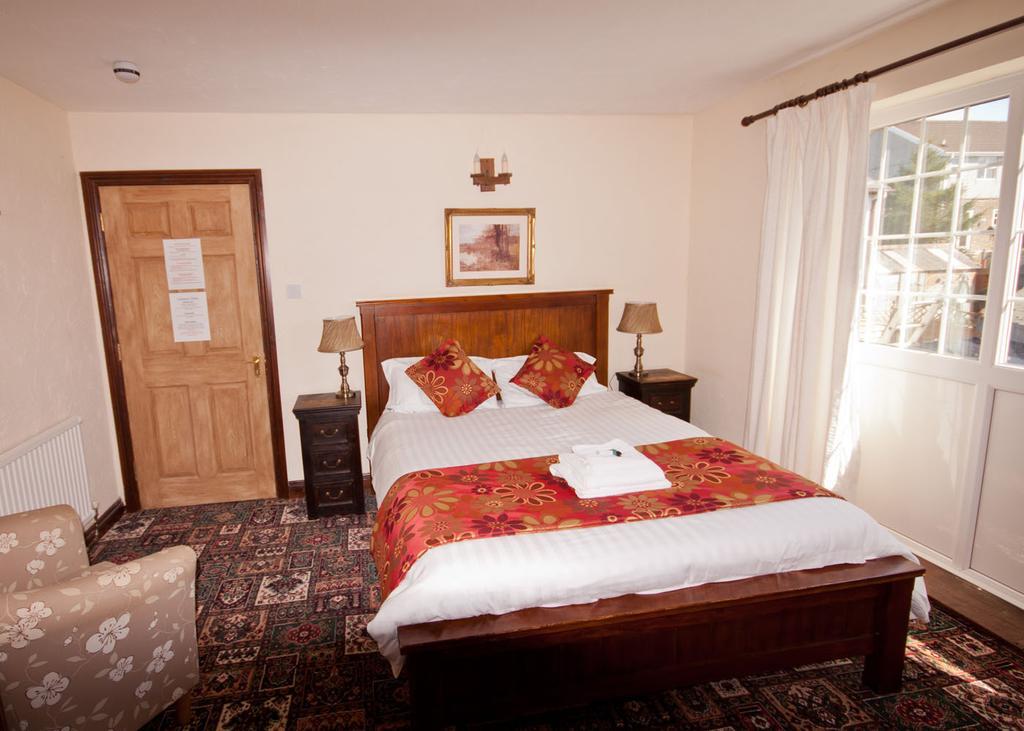 The White Hart Hotel Menheniot ภายนอก รูปภาพ